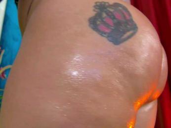 Foxxxy-MILF webcam bongacams model stream image