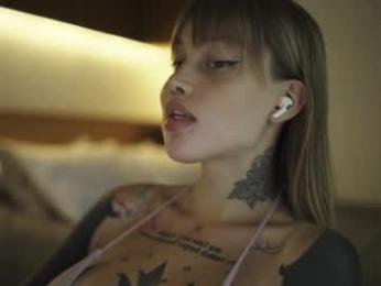 mileeena webcam chaturbate model stream image