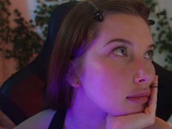 _Q_ webcam bongacams model stream image