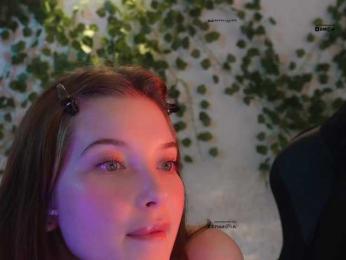 _Q_ webcam bongacams model stream image