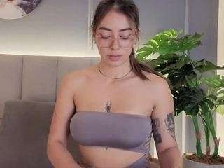 nina-rose camsoda stream image
