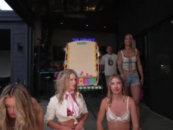 blondefoxsilverfox chaturbate stream image