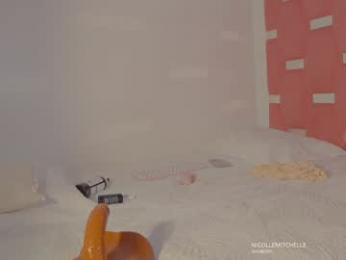 nicolle_mitchelle chaturbate stream image, 02.08.2025 12:00