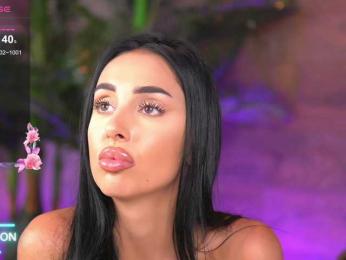 KairaAndrews bongacams stream image