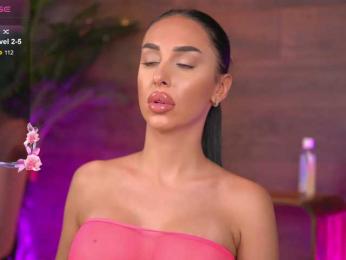 KairaAndrews bongacams stream image