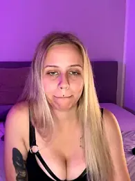 lunawolf21 stripchat stream image