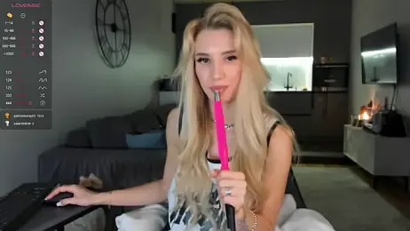 Juicy_Bella stripchat stream image, 16.10.2025 17:40