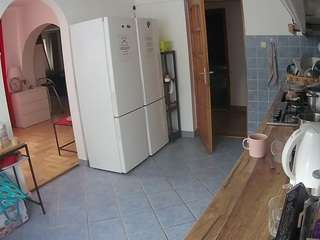 voyeurcam-julmodels-kitchen camsoda stream image