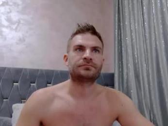 10in_deluxe chaturbate stream image