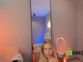 lonelyflowerr chaturbate stream image