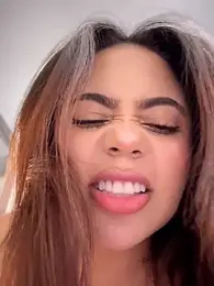 Aryrosee stripchat stream image