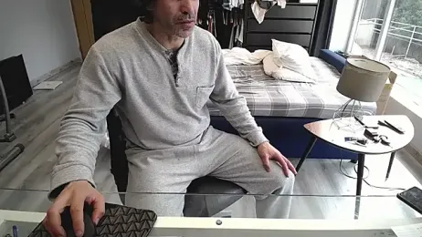 latinoo23bom stripchat stream image