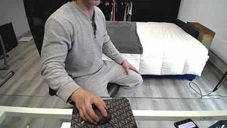 latinoo23bom stripchat stream image