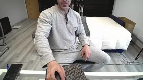 latinoo23bom stripchat stream image