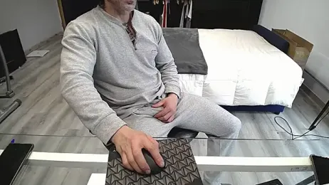 latinoo23bom stripchat stream image