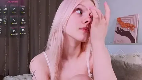 EdlaHewell stripchat stream image