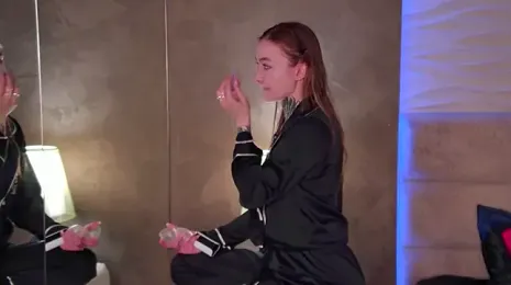 AriWild stripchat stream image