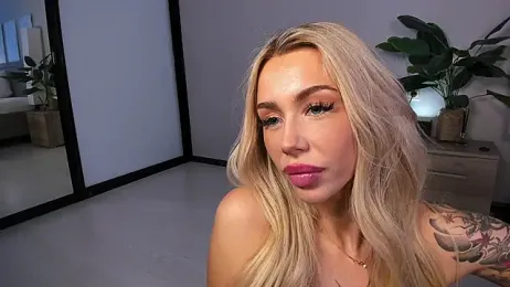 creambaby1 stripchat stream image