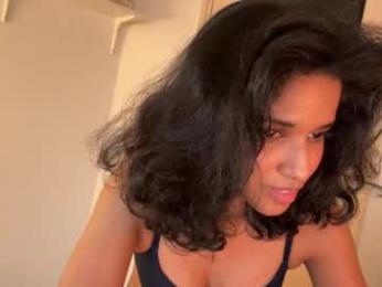 mriea_ chaturbate stream image, 16.02.2026 04:40