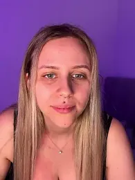 lunawolf21 stripchat stream image