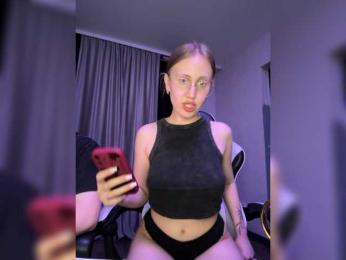 Durnaya_kis bongacams stream image