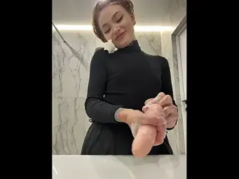 AriWild stripchat stream image