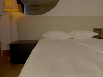 nicolle_mitchelle chaturbate stream image