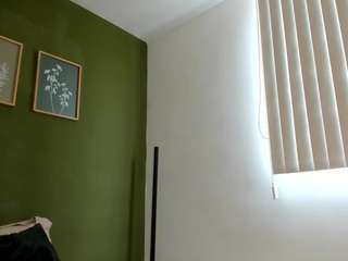 karlyee camsoda stream image