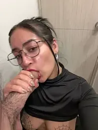 Rae_Lil_White stripchat stream image