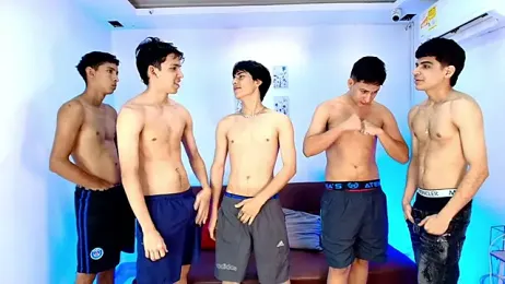 CHILLBICREWX stripchat stream image, 03.04.2026 05:00