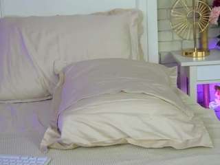 emillybronte camsoda stream image