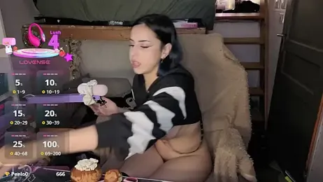 LisandreLaVenale stripchat stream image