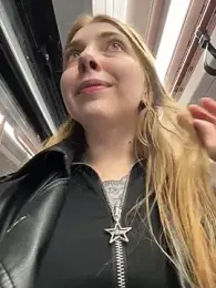 Sunny___Bunny stripchat stream image, 22.04.2026 12:10