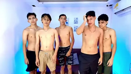 CHILLBICREWX stripchat stream image, 23.04.2026 05:10