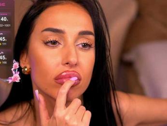 KairaAndrews bongacams stream image