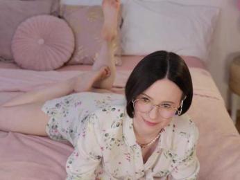 MissEssie bongacams stream image, 23.04.2025 17:00