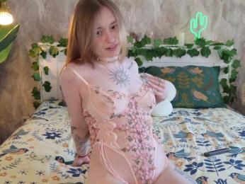 YoPixie bongacams stream image