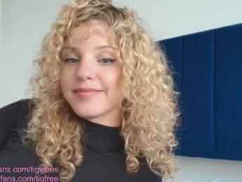 theislandgirl chaturbate stream image, 15.05.2025 19:30
